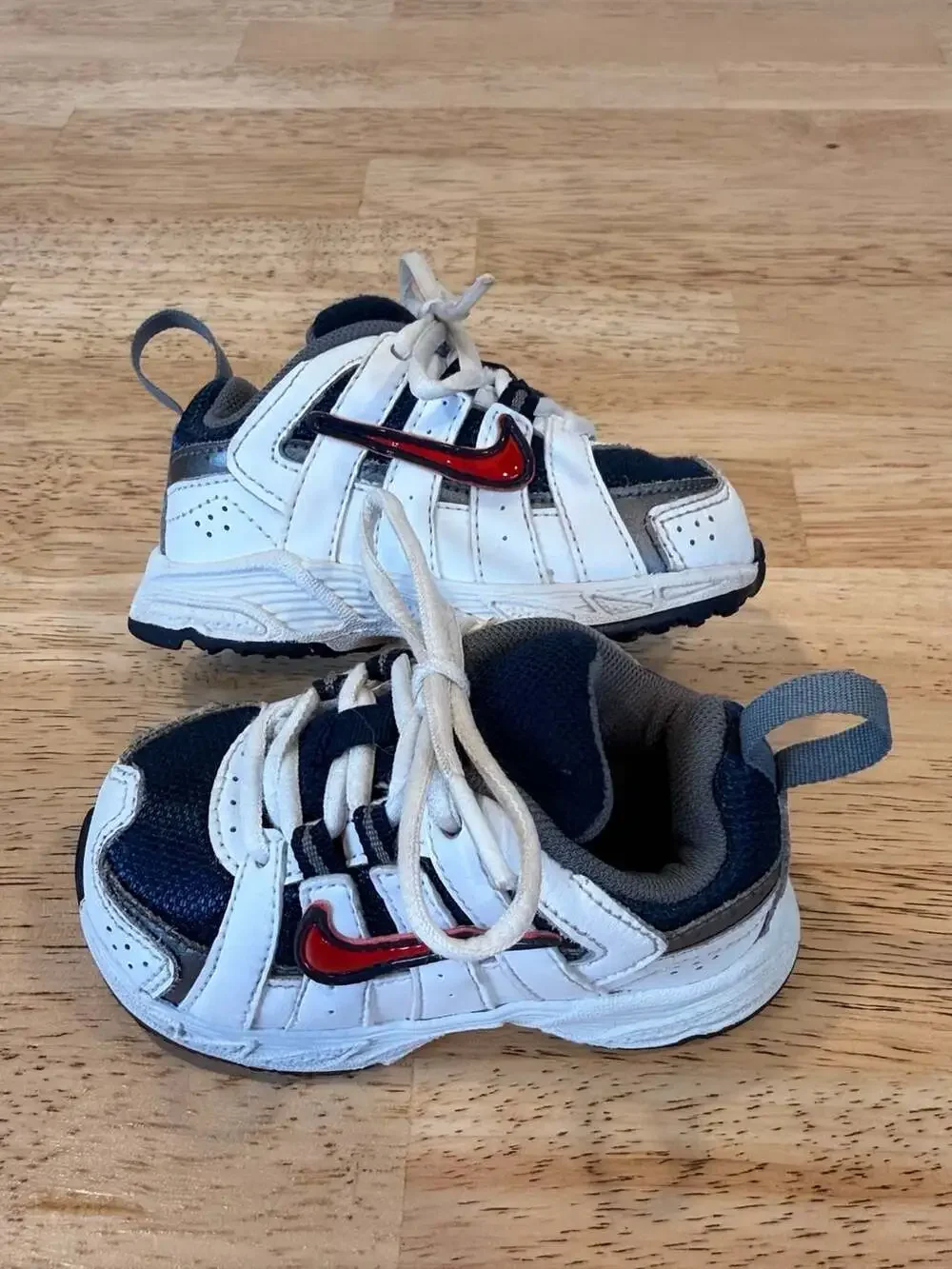 Vintage Nike Advantage Runner Toddler Boys Sneakers White Blue Grey Red